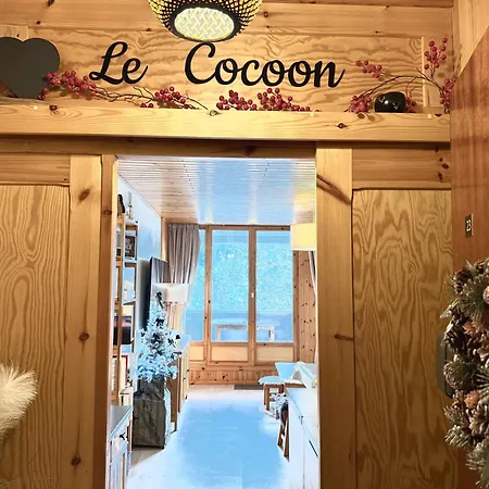 Le Cocoon, Balcon, Vue Station *